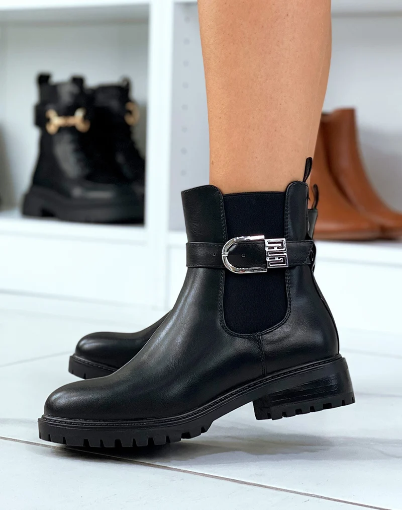 Bottines noires style chelsea à lanière à détail argenté