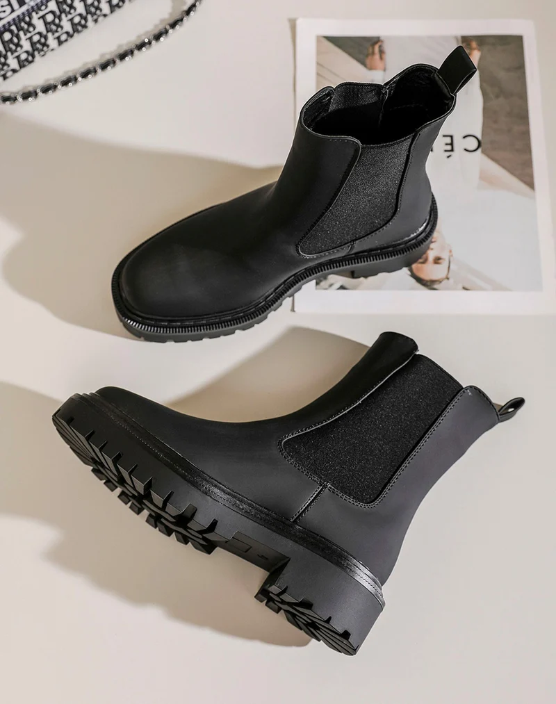 Bottines noires style chelsea à bout carré