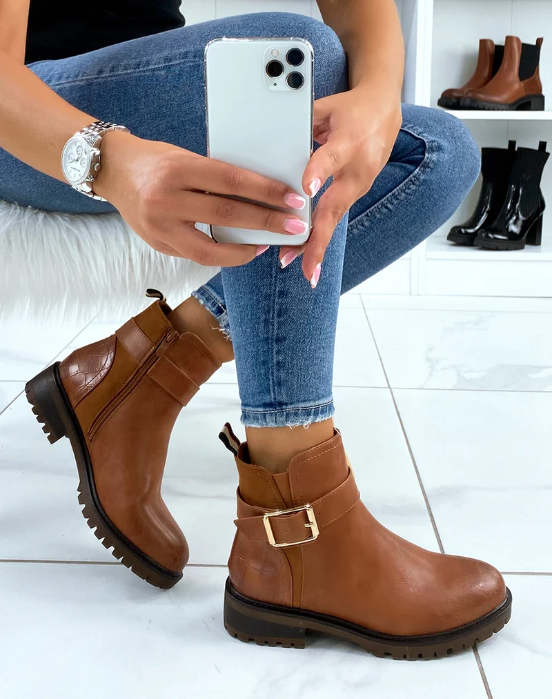 Bottines camel avec élastique échancré et effet croco