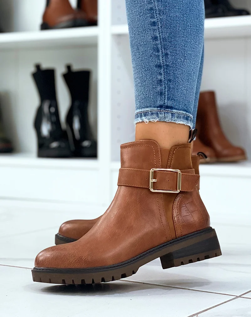 Bottines camel avec élastique échancré et effet croco