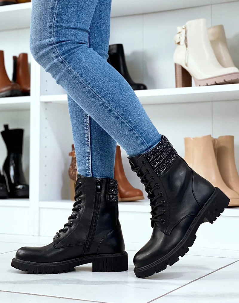 Bottines noires montantes à lacet et à strass