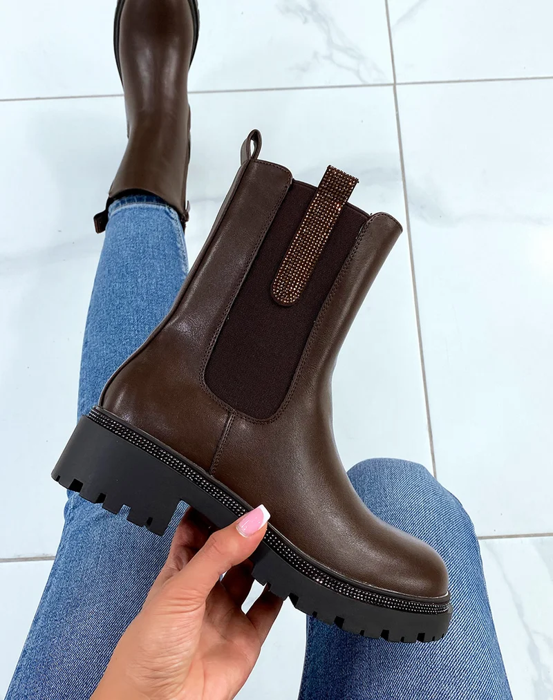 Chelsea boots marrons à détails à strass