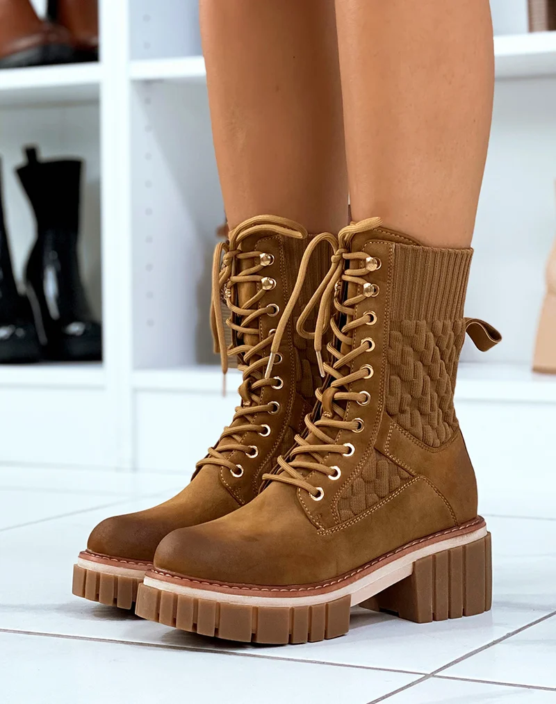 Bottines montantes camel bi-matière à semelle talonnée et crantée