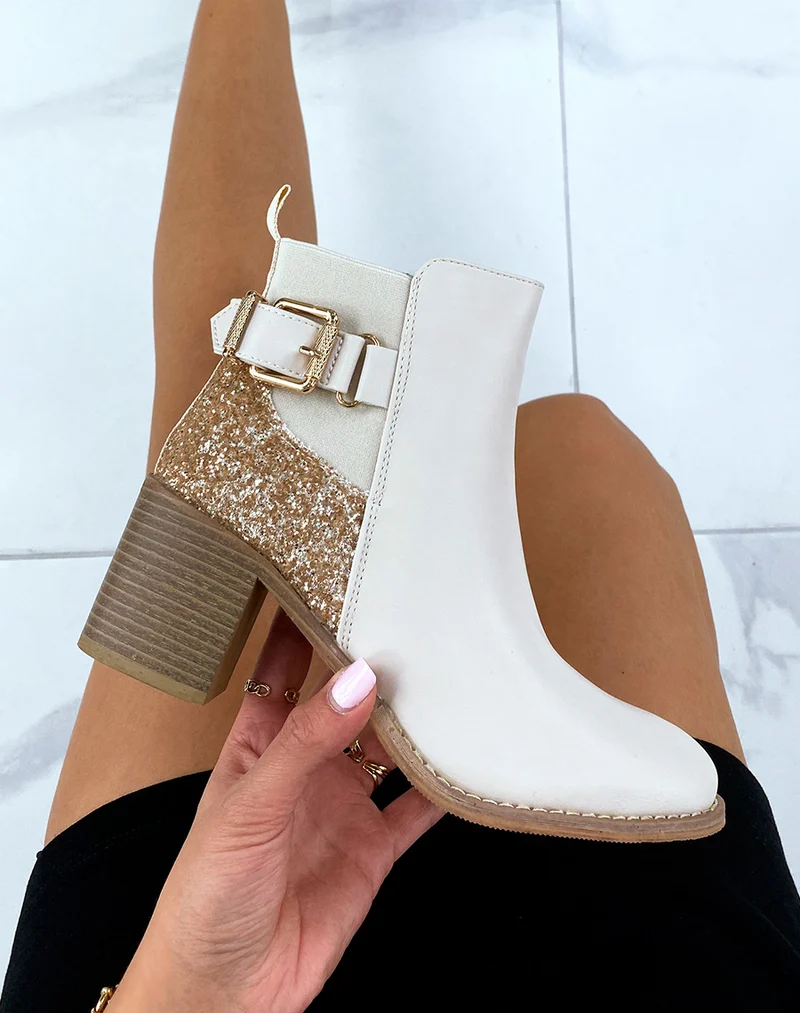 Bottines à talons beige à détail pailleté