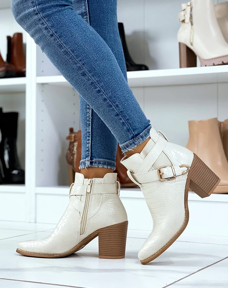 Bottines crème à talon effet croco