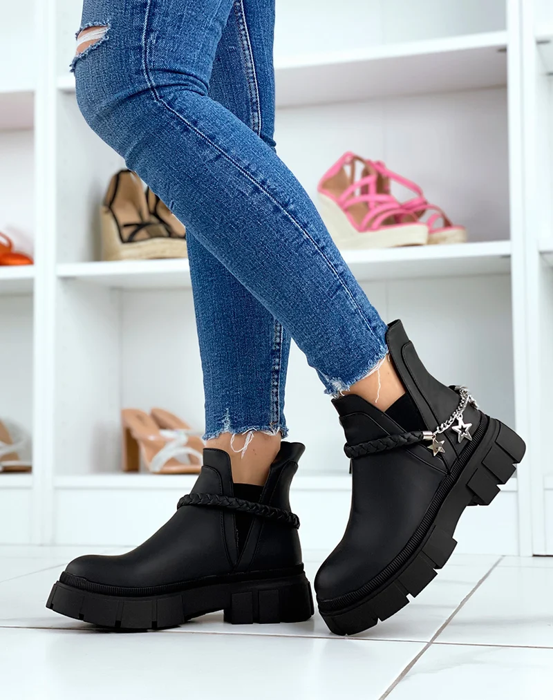 Bottines noires mattes à chaîne tressée et argentée à étoiles