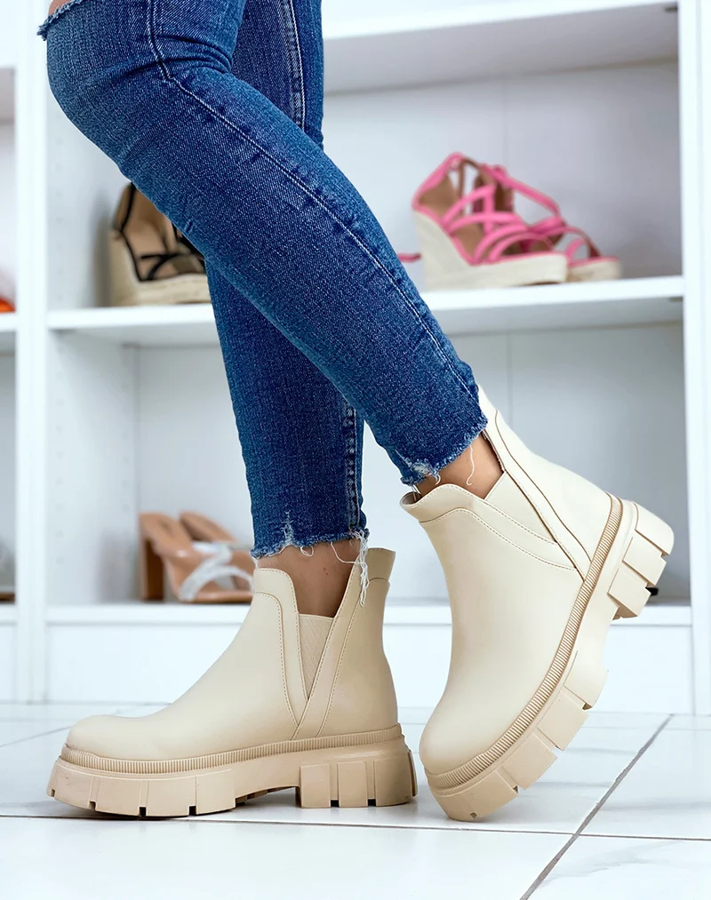 Bottines beiges mattes à chaîne tressée et argentée à étoiles