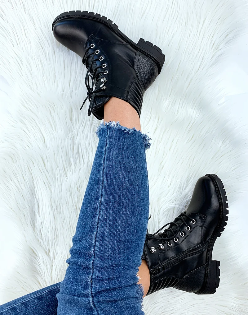 Bottines hautes noires à lacets