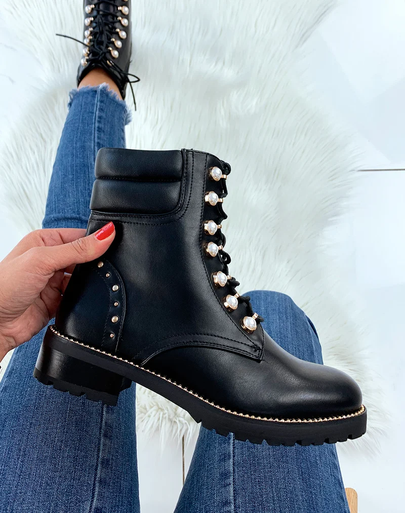 Bottines hautes noires à perles