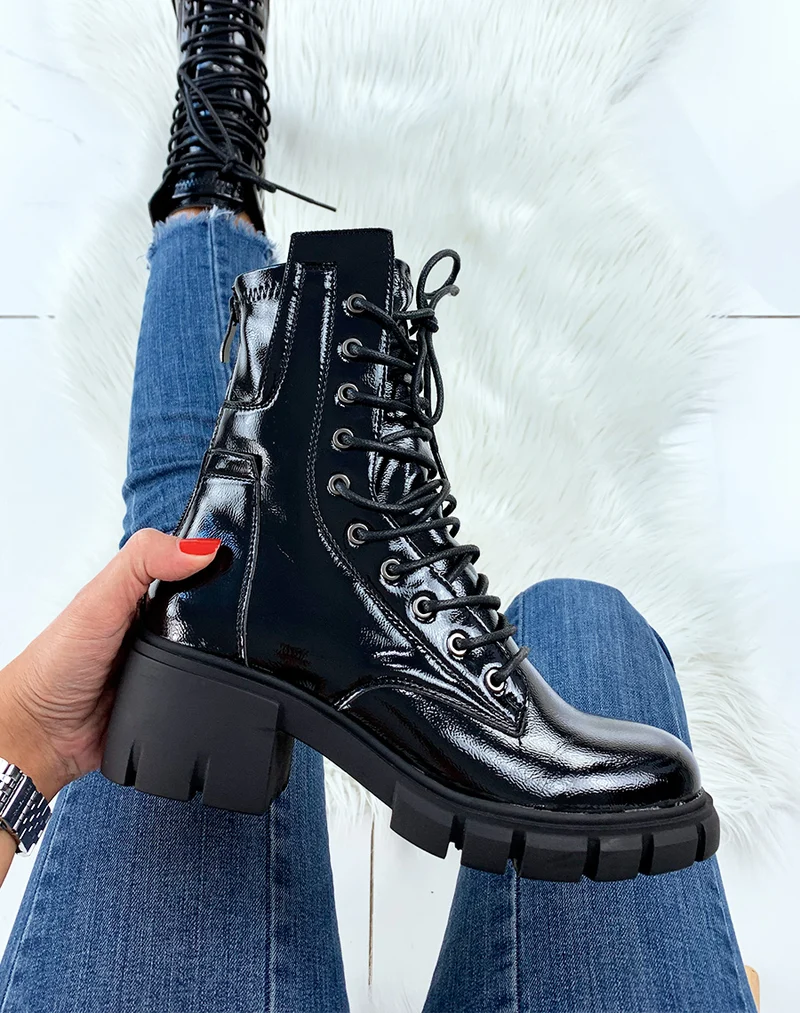 Bottines vernies noires à lacets