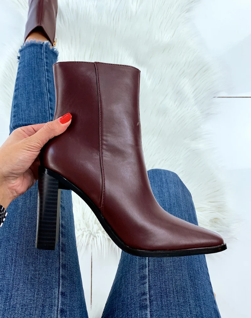 Bottines à talons bordeaux à bout carré