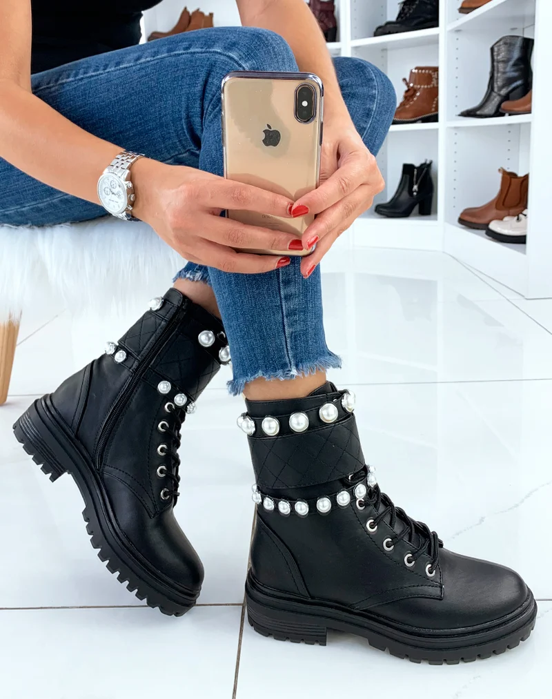 Bottines montantes noires à perles