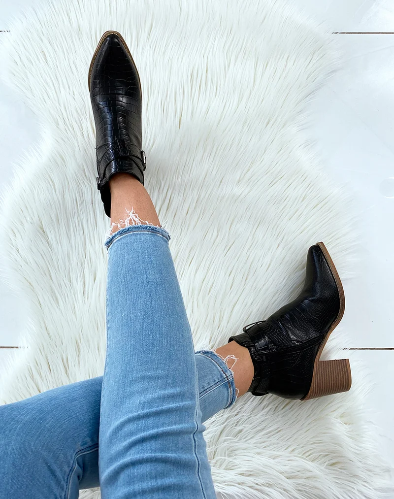 Bottines ajourées noires effet croco à talons