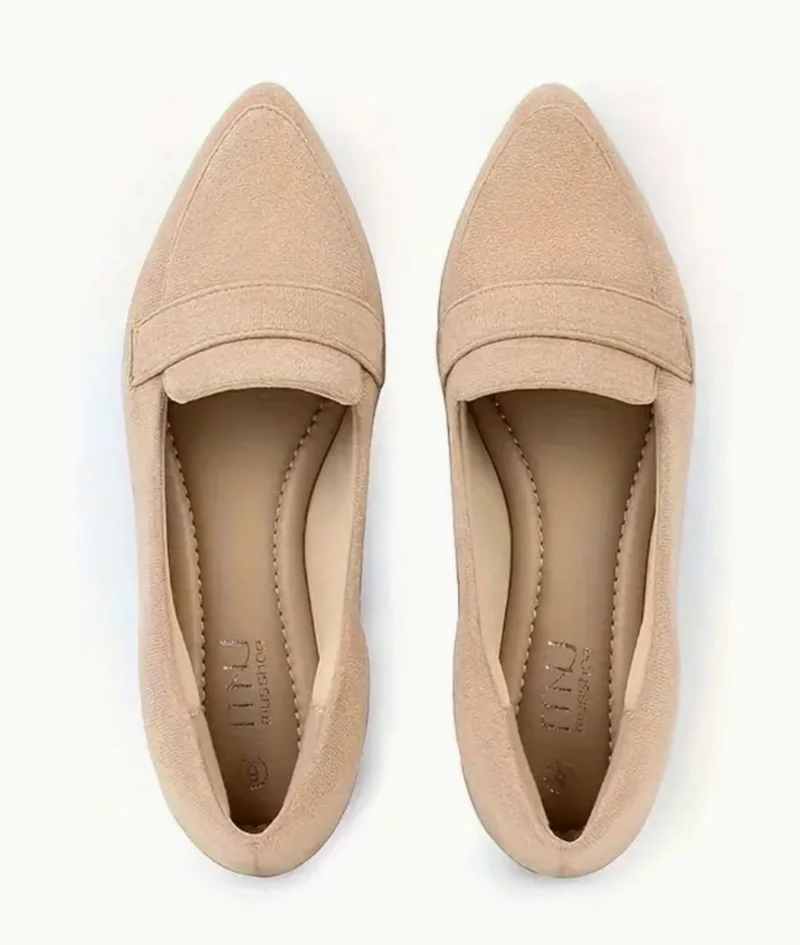 Mocassins Beiges À Semelles Marrons Pour Femme En Cuir