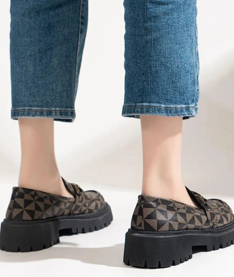 Mocassins À Plateforme Avec Un Design Original Pour Femmes
