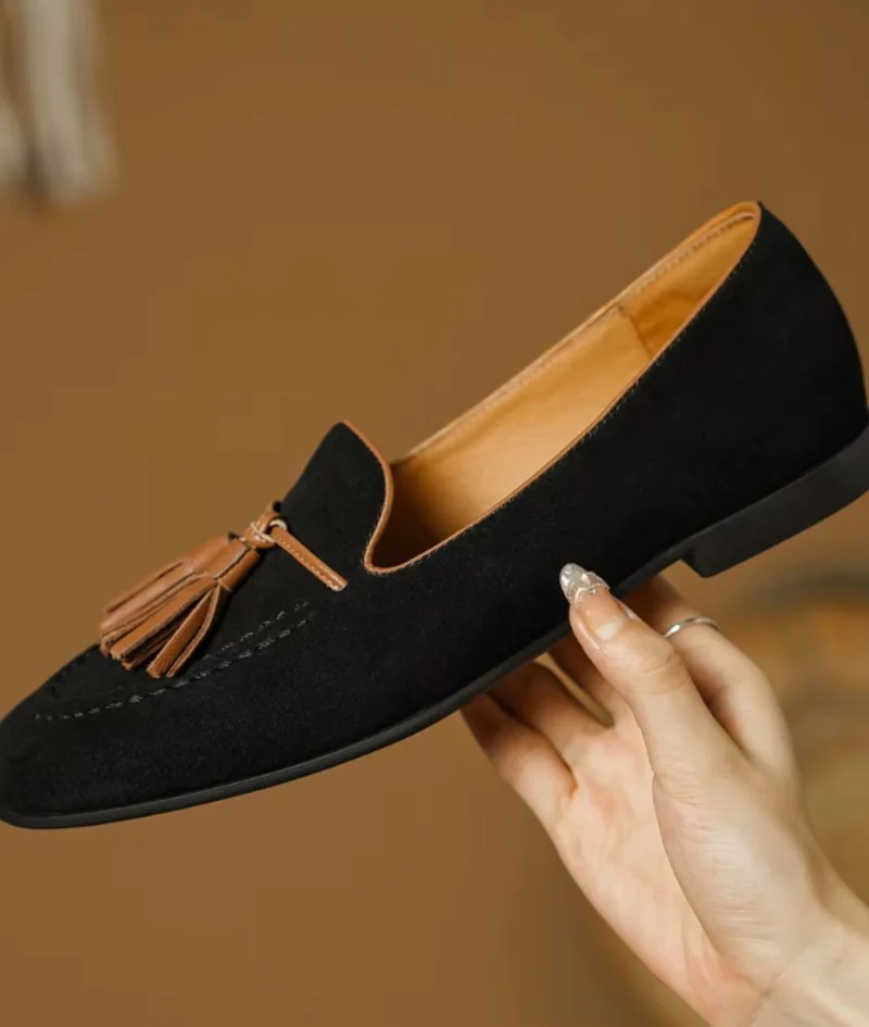 Mocassins À Glands Noirs Daim Pour Femme
