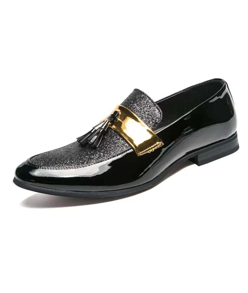 Mocassins À Glands Noir Et Doré Style Derby