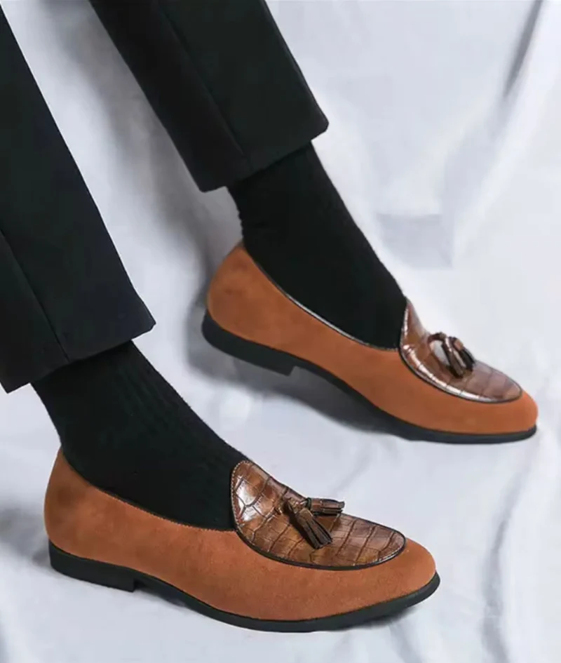 Mocassins À Glands En Daim Avec Torsade En Cuir