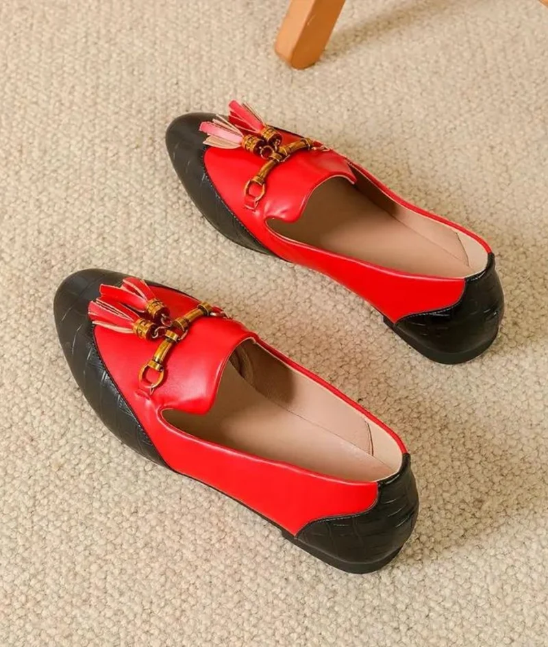 Mocassins À Glands En Cuir Et Bout Rond Pour Femme