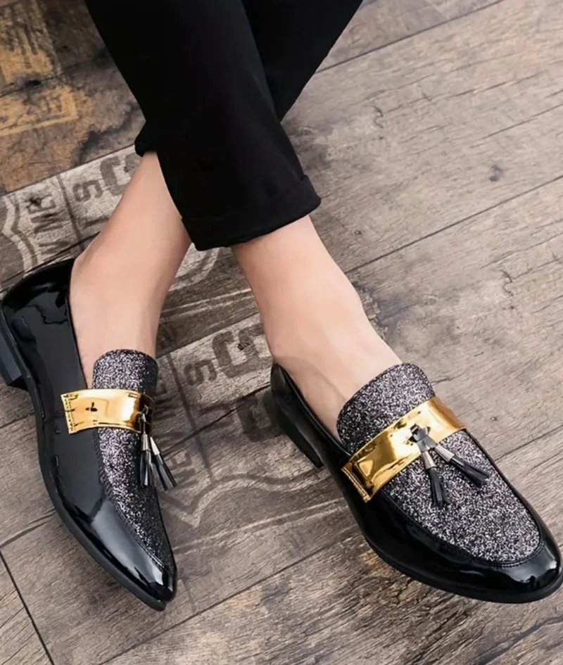Mocassins À Glands En Cuir Et Bandelette Dorée Pour Homme