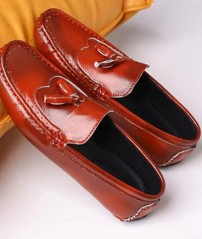 Mocassins À Gland En Cuir Avec Un Design Élégant Pour Hommes