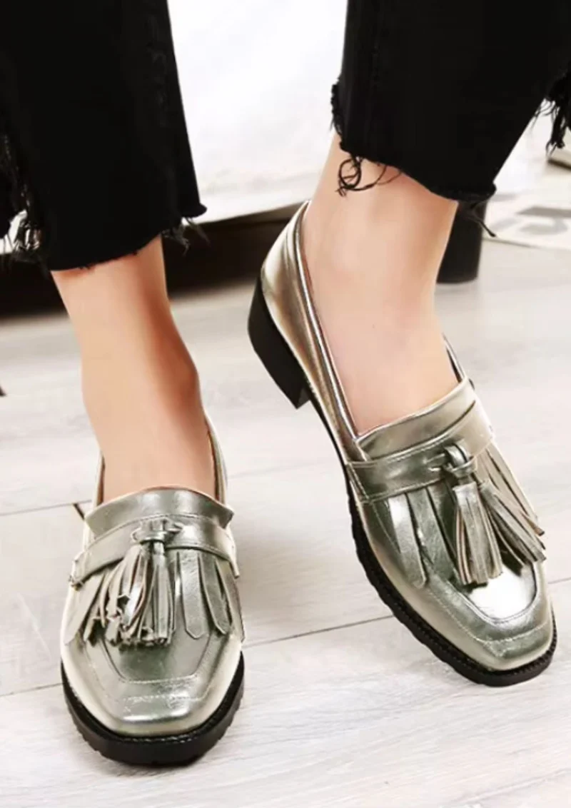 Mocassins À Gland Argentés Pour Femme En Cuir Véritable