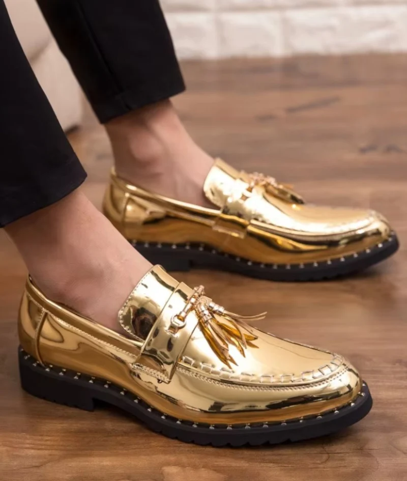 Mocassins À Glands Vernis À Boucle Dorée Pour Homme