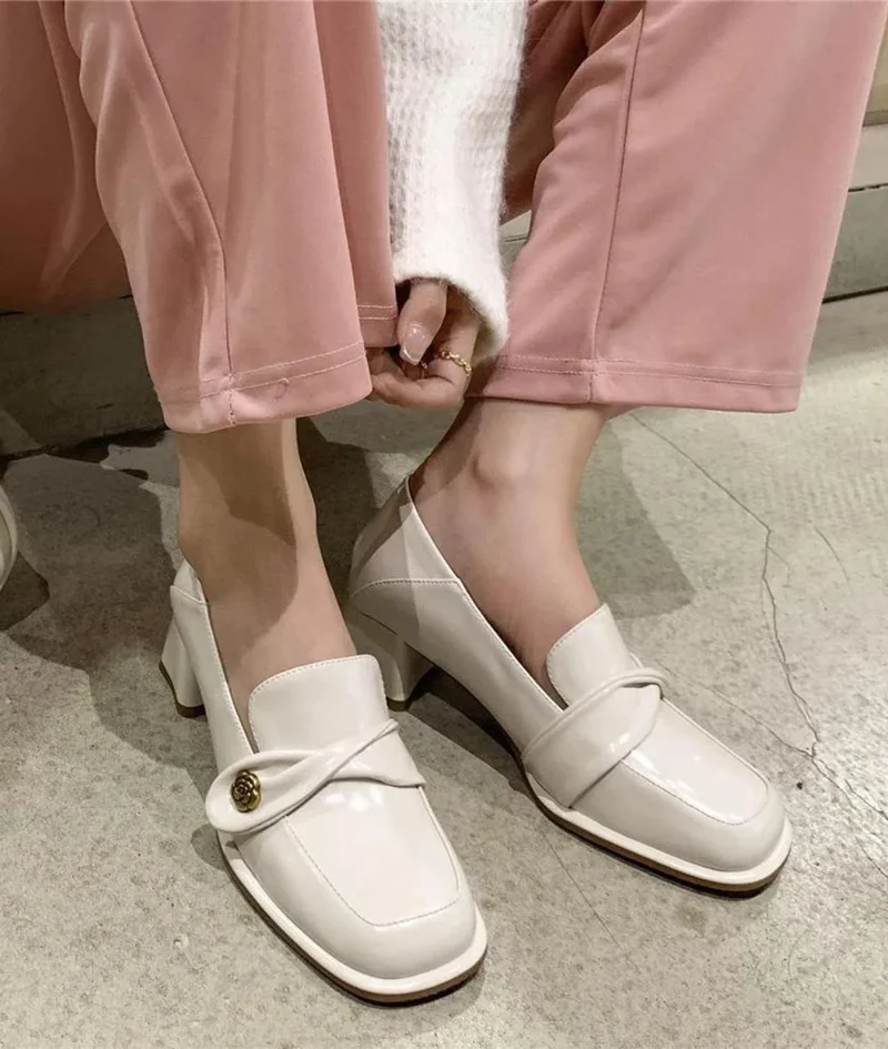Mocassins À Bout Rond Et Talon Carré Pour Femme