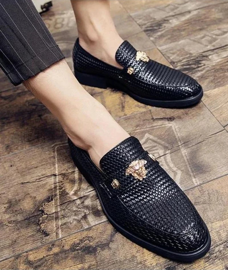 Mocassins À Bout Pointu En Cuir Verni Avec Nœud Décoratif