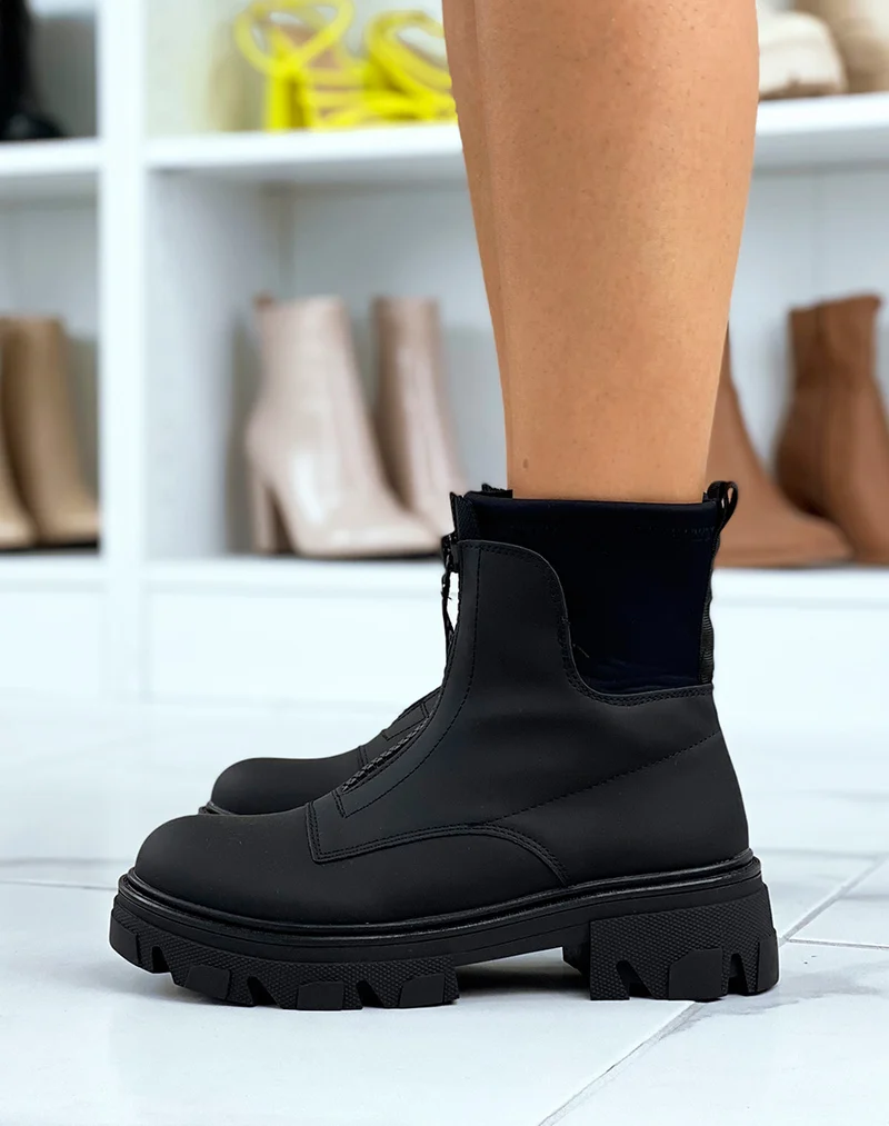 Bottines noires gommées effet chaussette