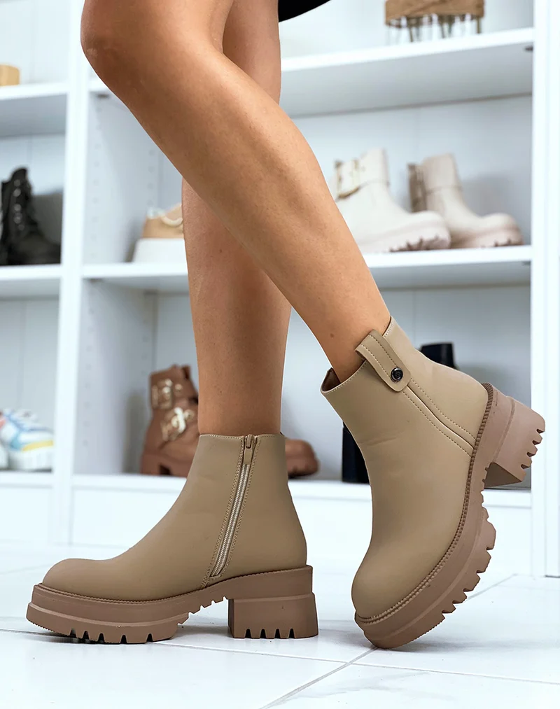 Bottines basses et lisses marron clair à talon épais