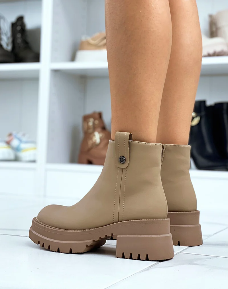 Bottines basses et lisses marron clair à talon épais