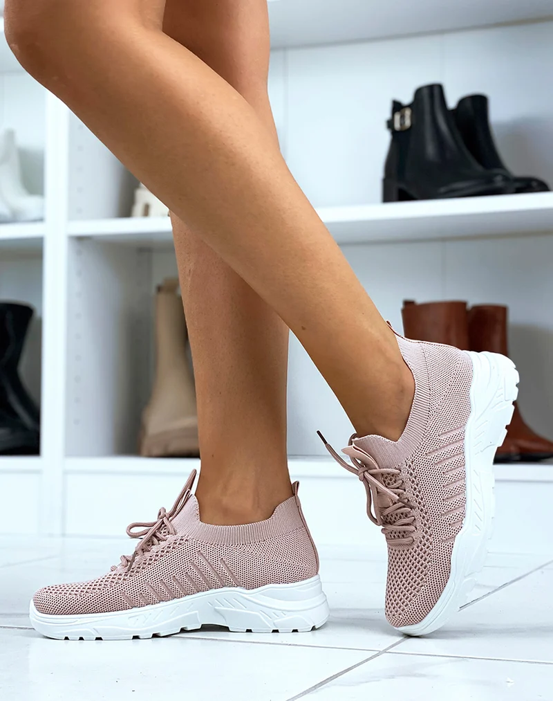 Baskets roses souples respirantes effet chaussettes