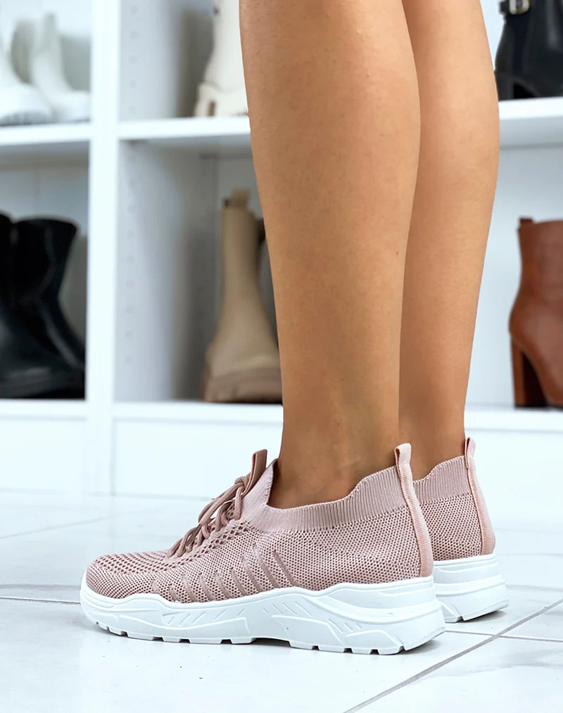 Baskets roses souples respirantes effet chaussettes