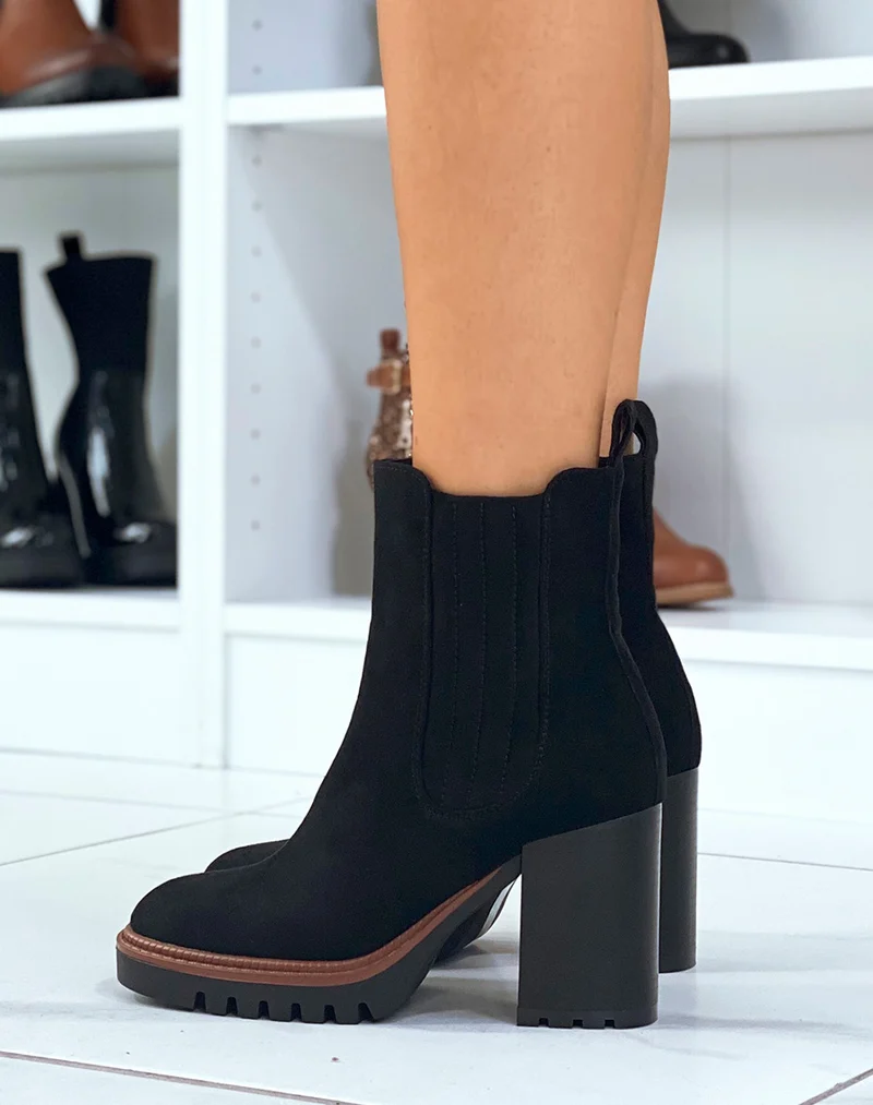 Bottines à talons carré en suédine noire
