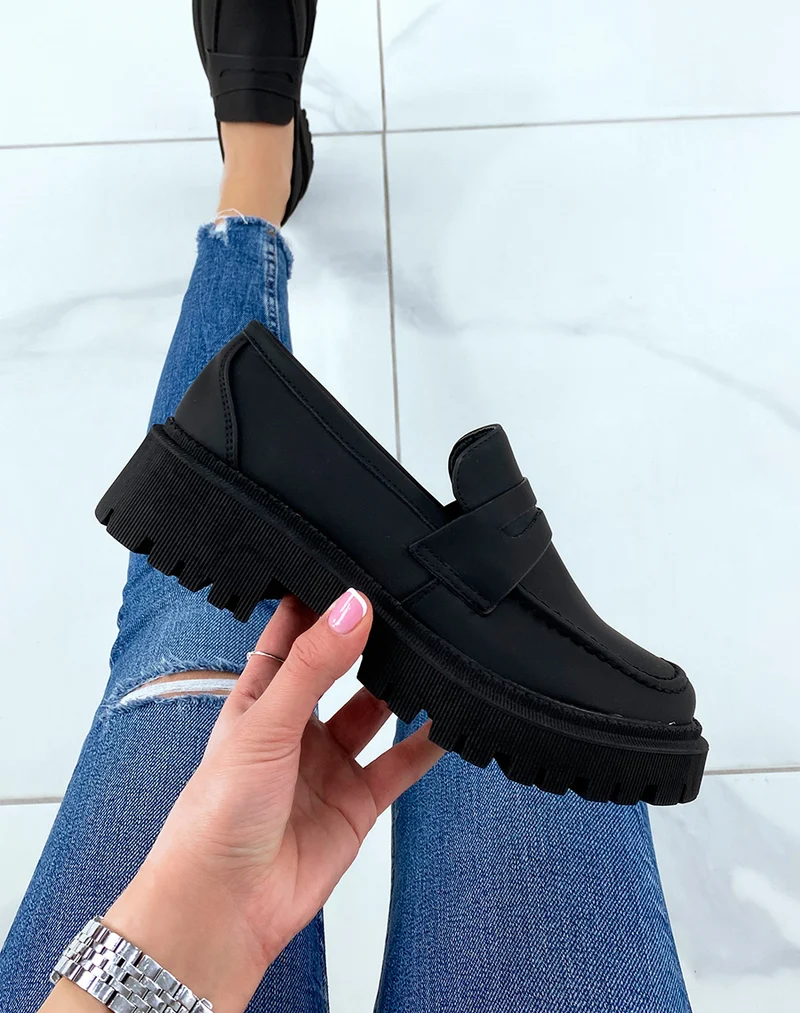 Mocassins noirs mattes