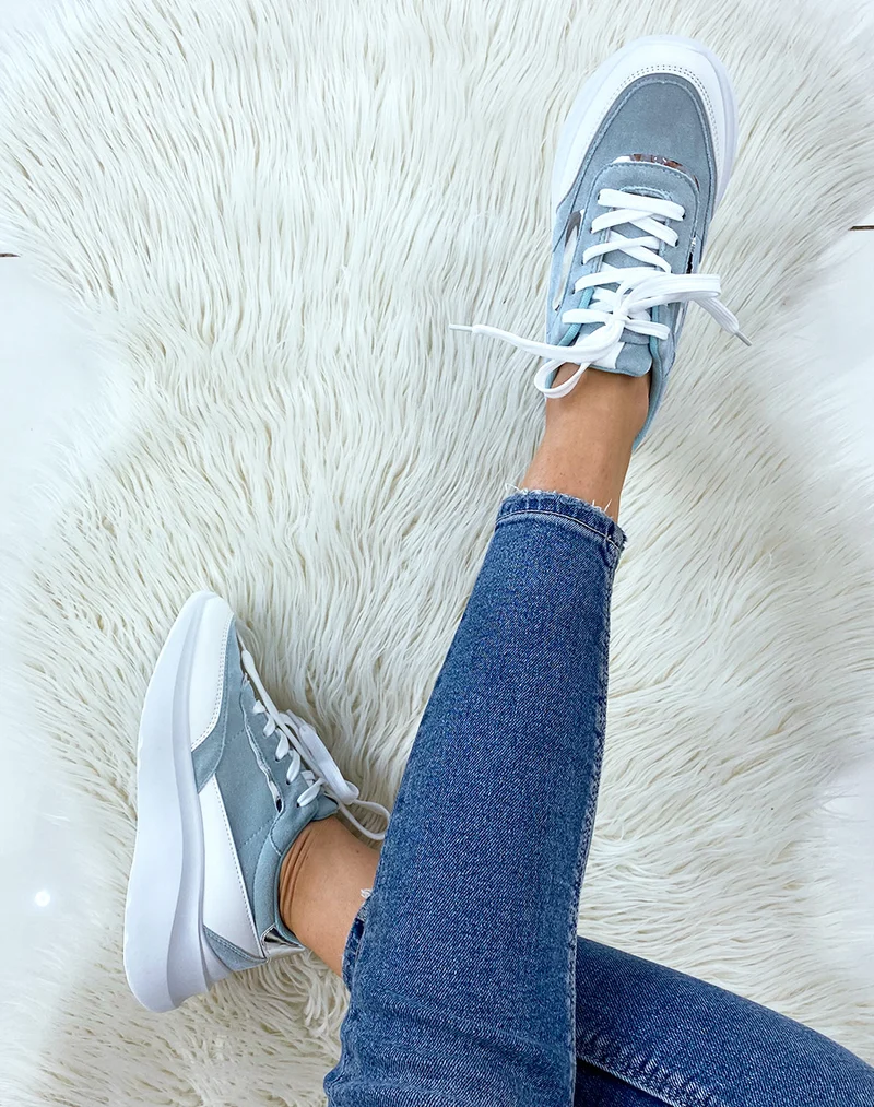 Baskets bleu pastel