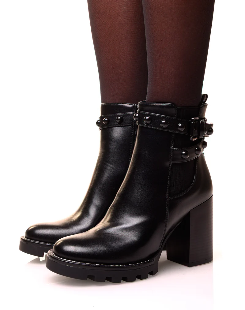 Bottines noires à talon haut à lanière clouté