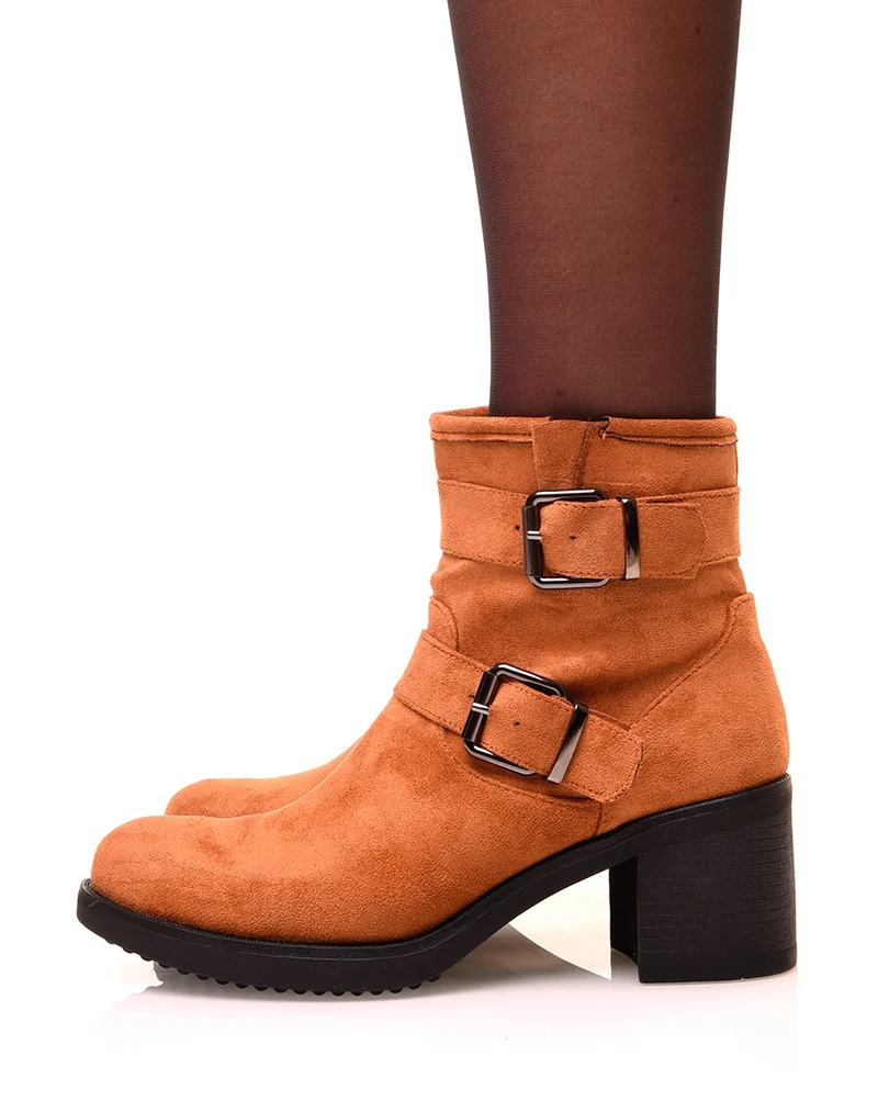 Bottines camel à talons carrés en suédine à sangles