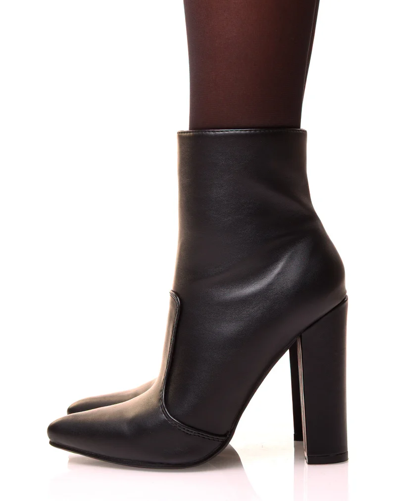 Bottines noires à talons à bout pointu
