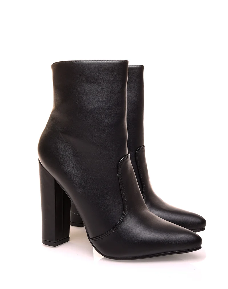 Bottines noires à talons à bout pointu