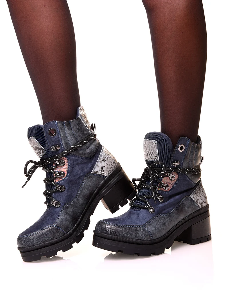 Bottines montantes bleues à lacets en suédine à détails python