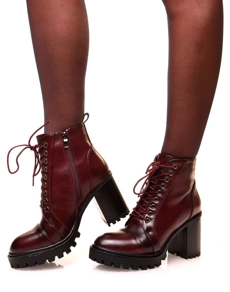 Bottines bordeaux à talons et à lacets