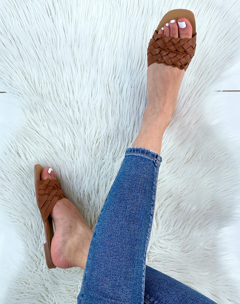 Mules dorées à doubles brides tressées
