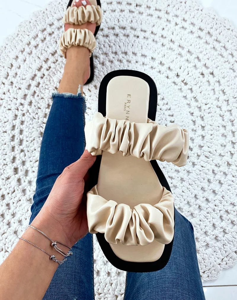 Sandales plates en simili cuir beige