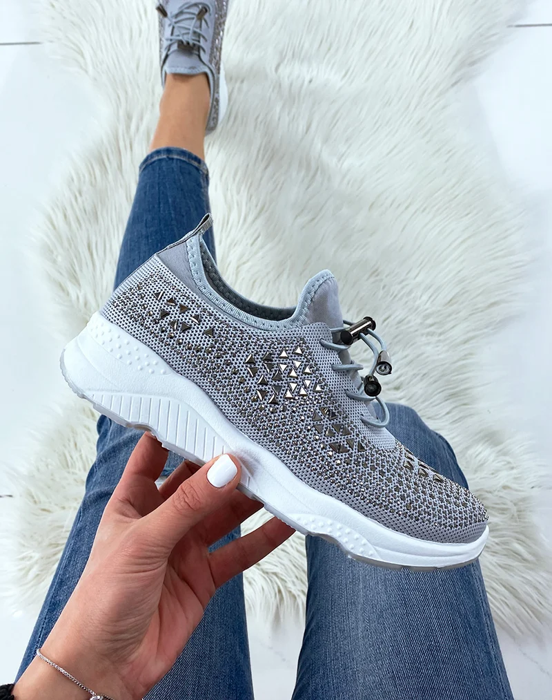 Baskets grises en tissu à empiècement brillant