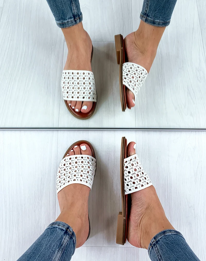 Mules blanches à brides tressées en similicuir