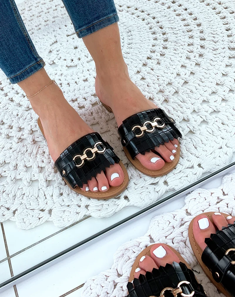 Mules en similicuir noires effet croco à détails dorés