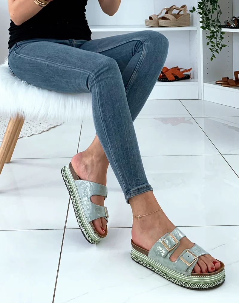 Nu-pied vertes à semelle plateforme style ethnique
