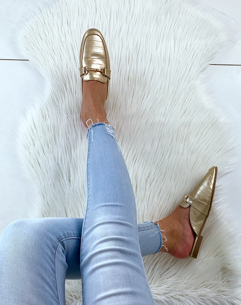 Mules styles mocassins gold croco à brides